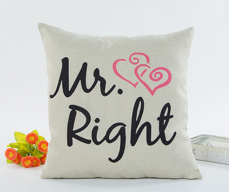 Linen valentine couple hugging pillowcase (1)