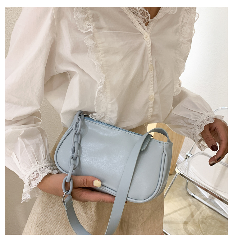 Women's shoulder bag with a modern and elegant design (Blue)