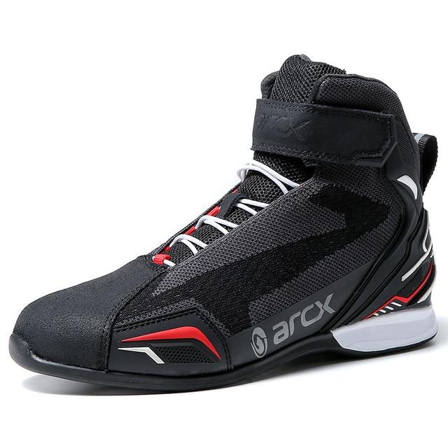 Motorcycle racing boots with a sturdy and weather-resistant design (39)