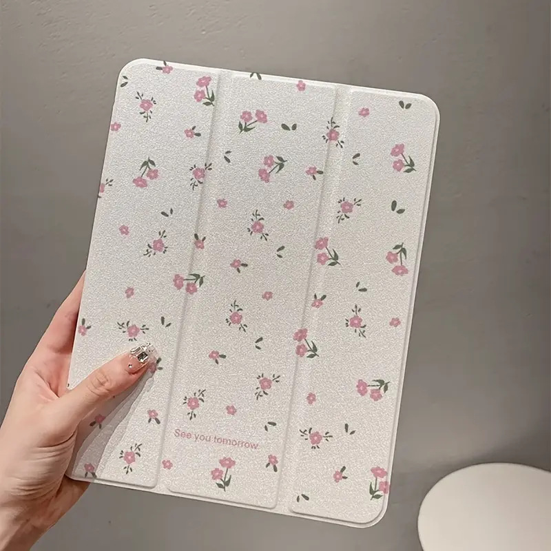 غطاء شفاف ثلاثي الطي مزين بالأزهار لحماية الجهاز اللوحي (iPad Pro 11 [in])